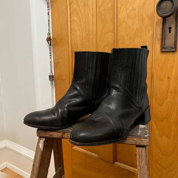 Stuart Weitzman boots - Picture 5 of 8